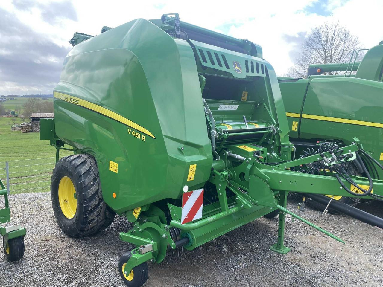 John Deere V461 R - 671 Bunde - Round baler: picture 3 John Deere V461 R - 671 Bunde - Round baler: picture 3