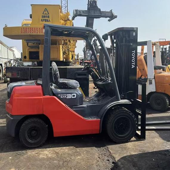 TOYOTA 8FD30 7FD30 FD50 FD100 Japan original 2.5ton 3Ton 3.5ton 5ton 7T 10t Used Diesel Forklift - Diesel forklift: picture 2 TOYOTA 8FD30 7FD30 FD50 FD100 Japan original 2.5ton 3Ton 3.5ton 5ton 7T 10t Used Diesel Forklift - Diesel forklift: picture 2