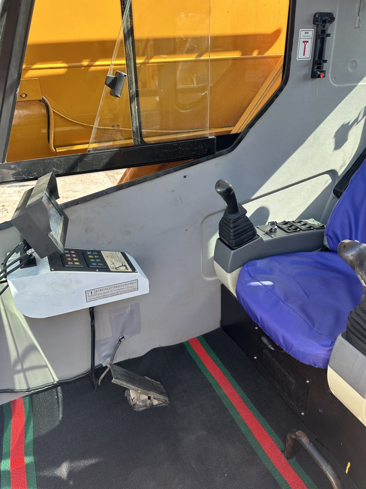 Mobile crane XCMG XCT55 XCT50 QY50KC QY50KA 55 ton 50 ton truck crane: picture 10 Mobile crane XCMG XCT55 XCT50 QY50KC QY50KA 55 ton 50 ton truck crane: picture 10