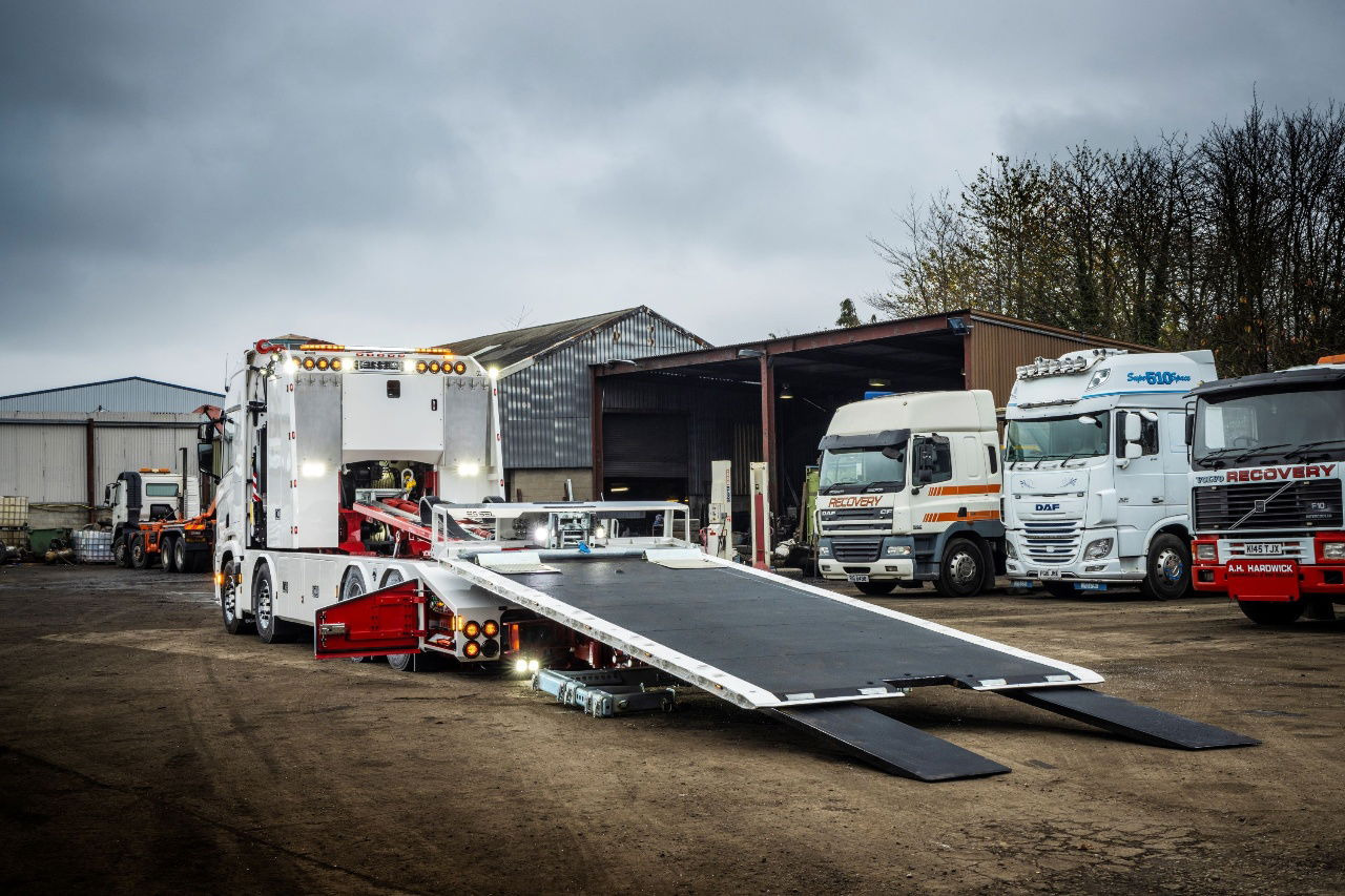 Scania R560 ET12000 R560 B8x26NB NEW white - Tow truck: picture 4 Scania R560 ET12000 R560 B8x26NB NEW white - Tow truck: picture 4