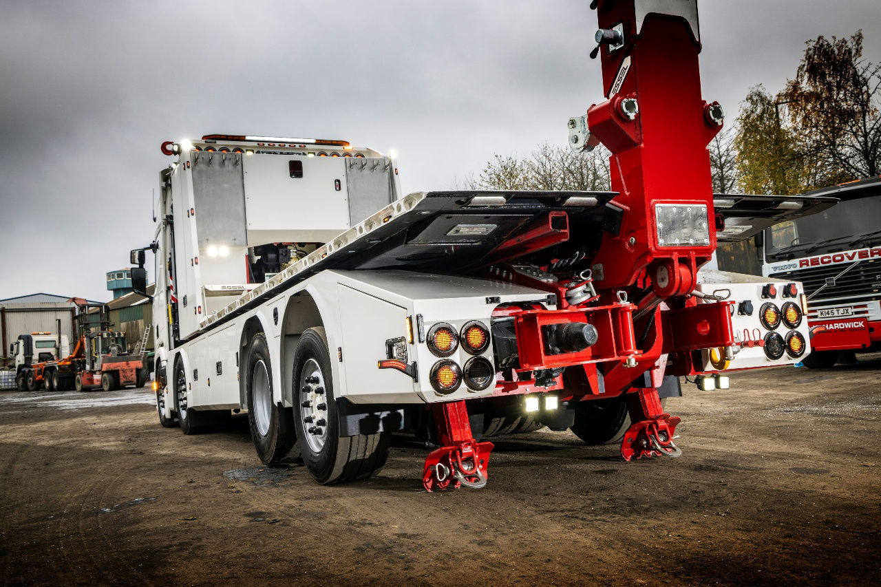 Scania R560 ET12000 R560 B8x26NB NEW white - Tow truck: picture 1 Scania R560 ET12000 R560 B8x26NB NEW white - Tow truck: picture 1