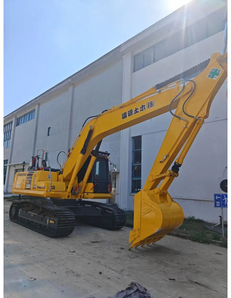 Crawler excavator Komatsu PC220-8: picture 7