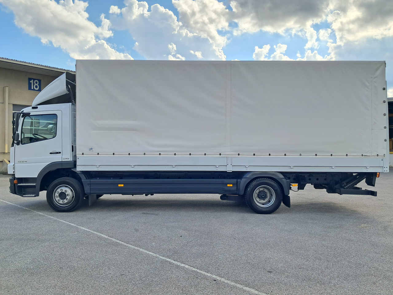 MERCEDES-BENZ ATEGO 12 24 Plane LBW | Klima | Schaltgetriebe - Curtainsider truck: picture 4 MERCEDES-BENZ ATEGO 12 24 Plane LBW | Klima | Schaltgetriebe - Curtainsider truck: picture 4