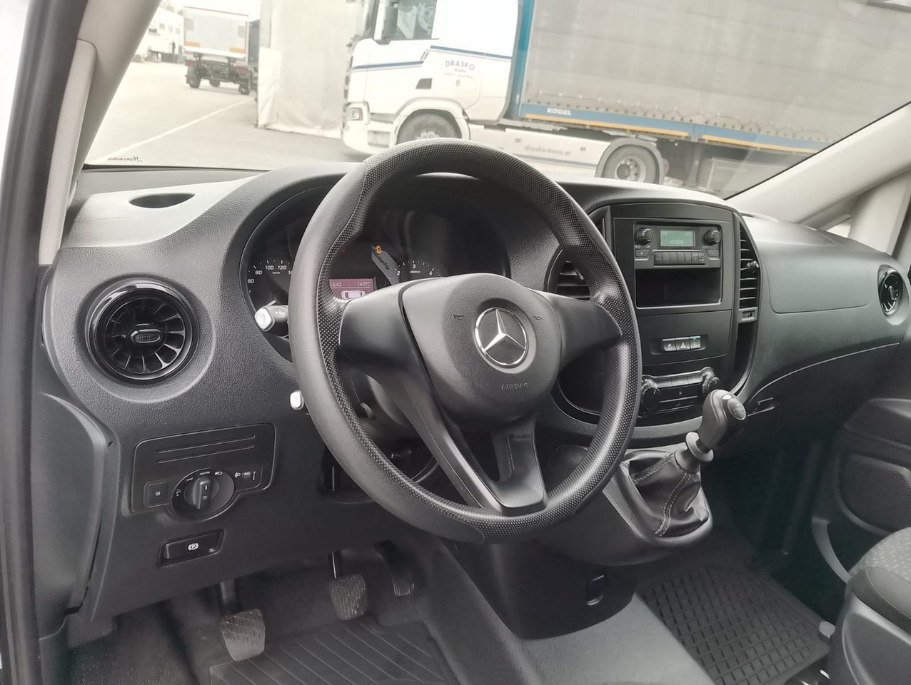 Panel van Mercedes-Benz VITO 116 CDI: picture 9