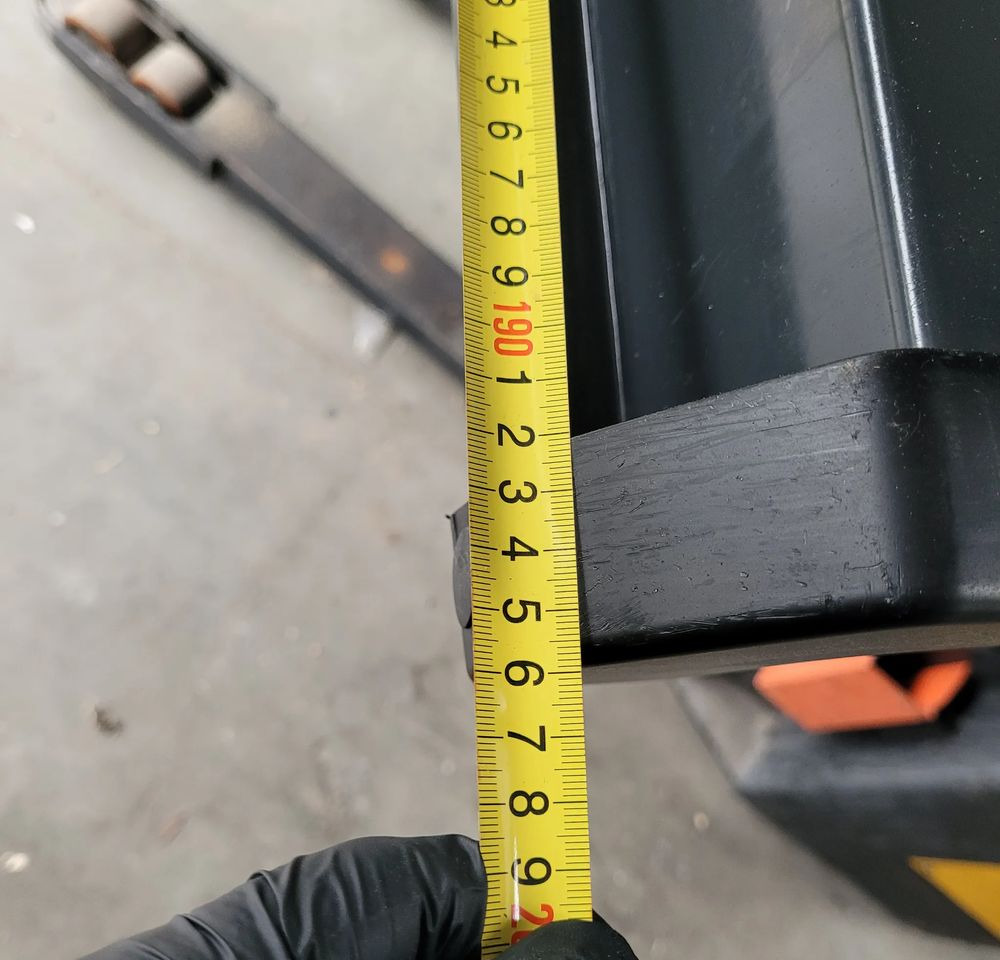 BELKA TYŁ ZDERZAK IVECO DAILY 5802852176 196CM - Bumper for Van: picture 5 BELKA TYŁ ZDERZAK IVECO DAILY 5802852176 196CM - Bumper for Van: picture 5