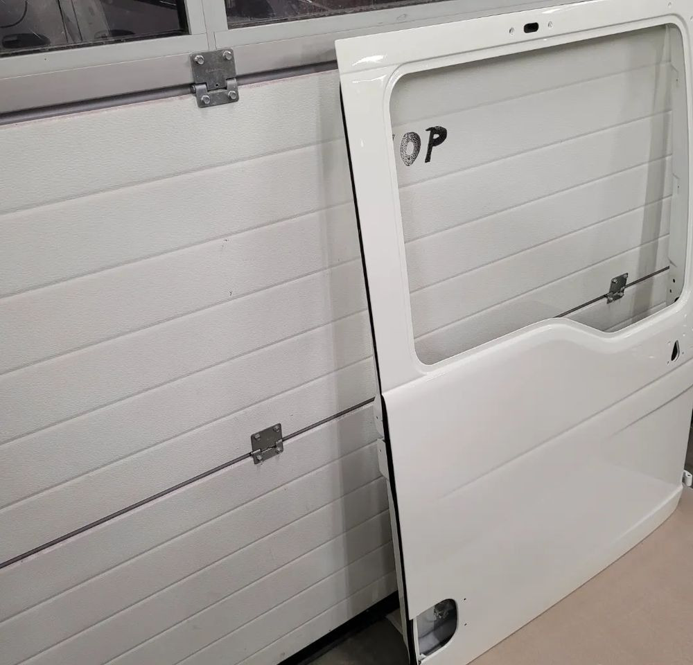 DRZWI PRAWE MAN TGX RAL 9010 ORYGINAŁ - Door and parts for Truck: picture 2 DRZWI PRAWE MAN TGX RAL 9010 ORYGINAŁ - Door and parts for Truck: picture 2