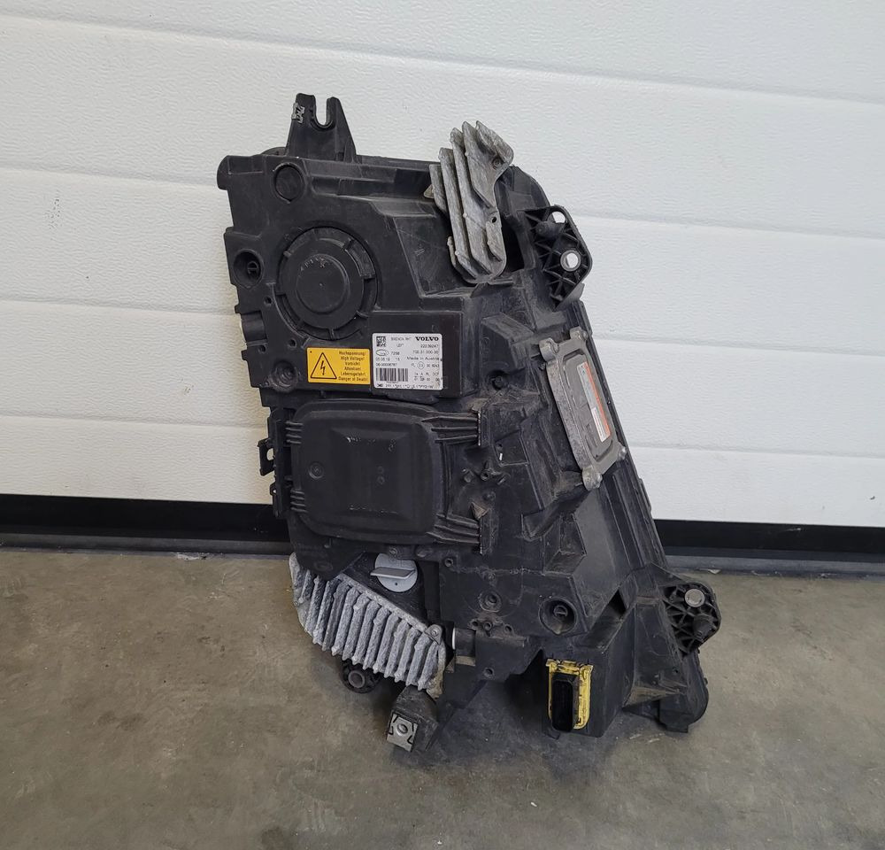 LAMPA BI XENON VOLVO FH4 22239247 - Lights/ Lighting for Truck: picture 5 LAMPA BI XENON VOLVO FH4 22239247 - Lights/ Lighting for Truck: picture 5