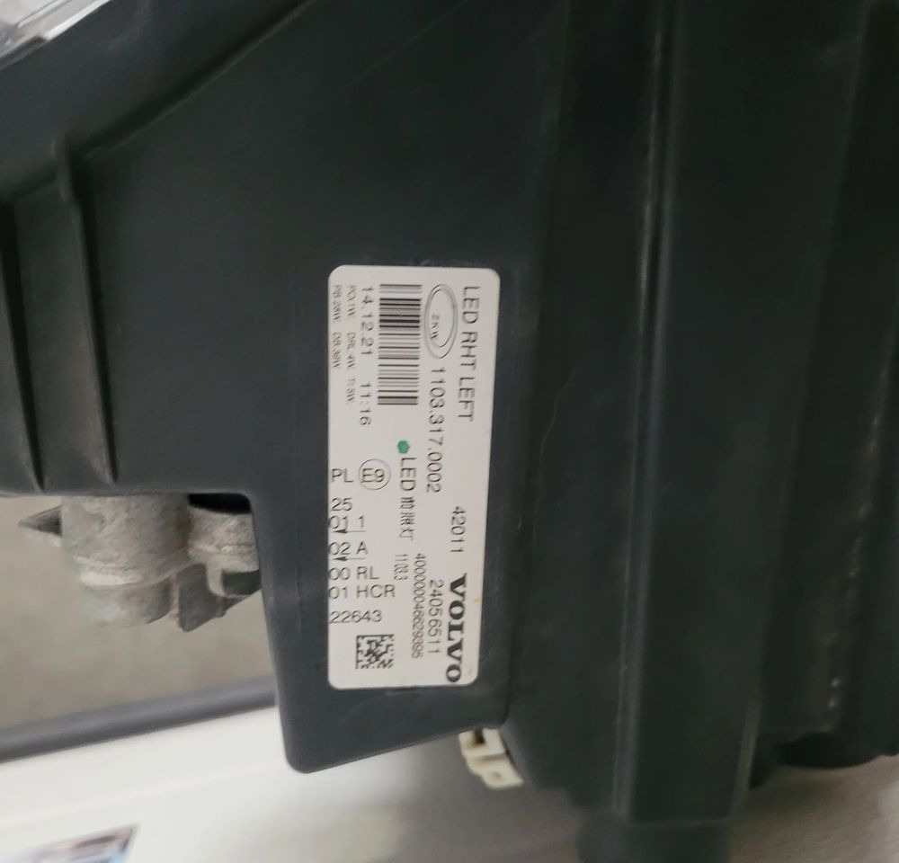 LAMPA LED LH VOLVO FH5 ORYGINAŁ 24056511 CHWALIM116 - Lights/ Lighting for Truck: picture 4 LAMPA LED LH VOLVO FH5 ORYGINAŁ 24056511 CHWALIM116 - Lights/ Lighting for Truck: picture 4