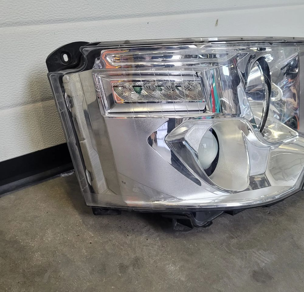 LAMPA LEWA RANGE T RENAULT LED OM 7482251329 - Lights/ Lighting for Truck: picture 3 LAMPA LEWA RANGE T RENAULT LED OM 7482251329 - Lights/ Lighting for Truck: picture 3