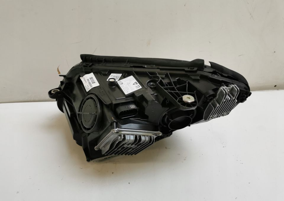 LAMPA PRZÓD MERCEDES C KLASA A 205 9061606 LIFT - Headlight: picture 4 LAMPA PRZÓD MERCEDES C KLASA A 205 9061606 LIFT - Headlight: picture 4