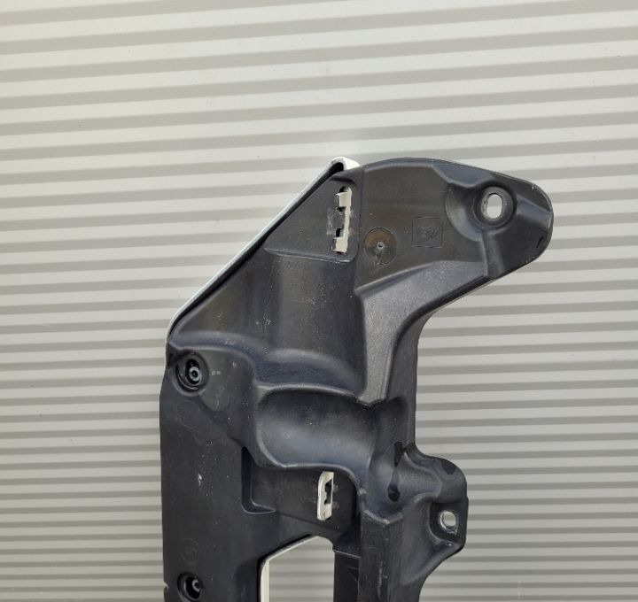 LISTWA GIRILL MAN TGX NM. 81.61140-0053 - Grill for Truck: picture 3 LISTWA GIRILL MAN TGX NM. 81.61140-0053 - Grill for Truck: picture 3