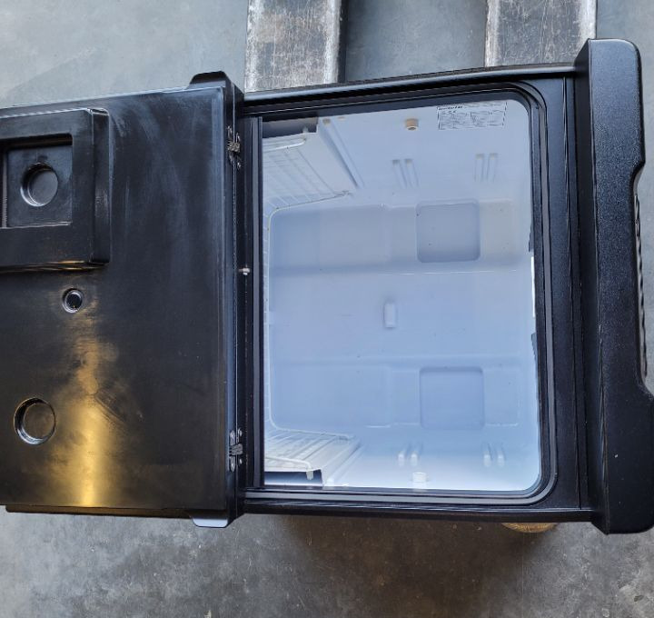 LODÓWKA IVECO STRALIS S WAY Uszkodzona.5802484029 - Body and exterior for Truck: picture 2 LODÓWKA IVECO STRALIS S WAY Uszkodzona.5802484029 - Body and exterior for Truck: picture 2