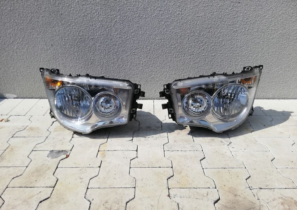 Lampy MERCEDES ACTROS Mp4 Antos ORYGINAŁ - Headlight: picture 1 Lampy MERCEDES ACTROS Mp4 Antos ORYGINAŁ - Headlight: picture 1