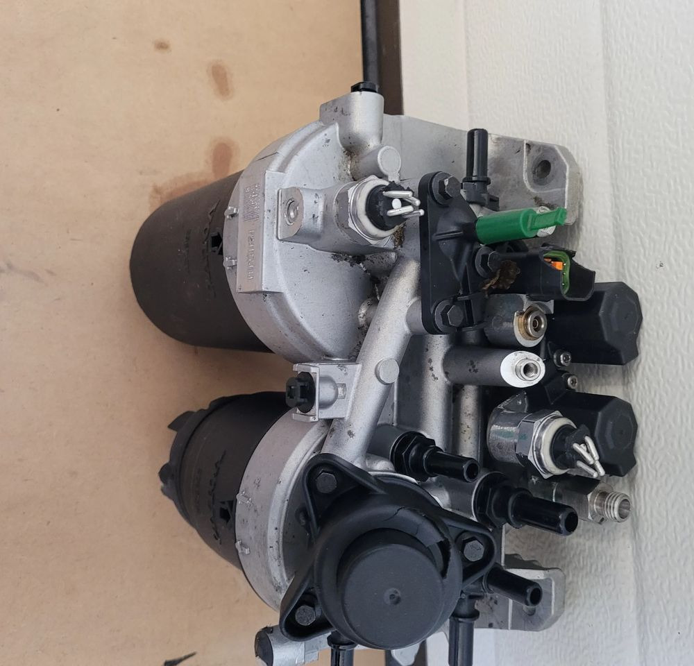 PODSTAWA FILTRA PALIWA VOLVO FH4 ORYGINAŁ 24137484 CHWALIM116 - Fuel filter for Truck: picture 3 PODSTAWA FILTRA PALIWA VOLVO FH4 ORYGINAŁ 24137484 CHWALIM116 - Fuel filter for Truck: picture 3