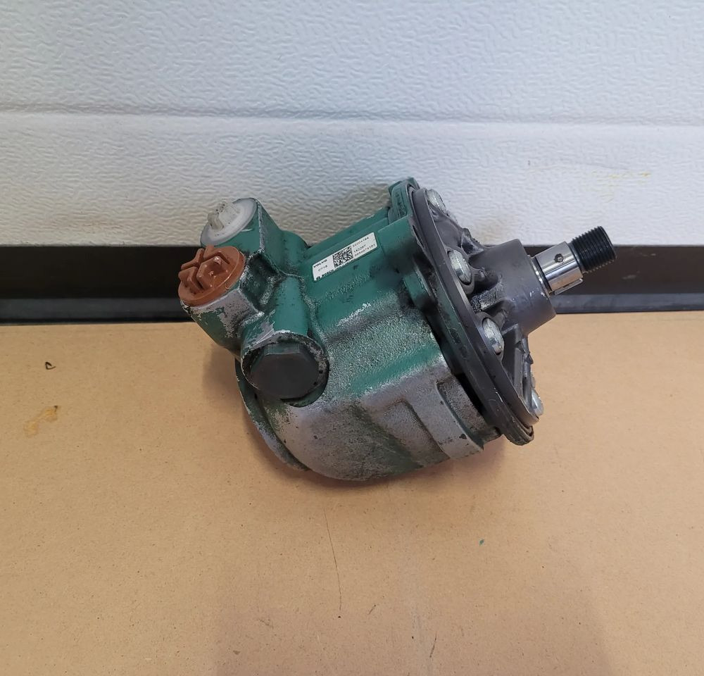 POMPA WSPOMAGANIA VOLVO FH4 OM 22204184 CHWALIM116 - Steering pump for Truck: picture 1 POMPA WSPOMAGANIA VOLVO FH4 OM 22204184 CHWALIM116 - Steering pump for Truck: picture 1