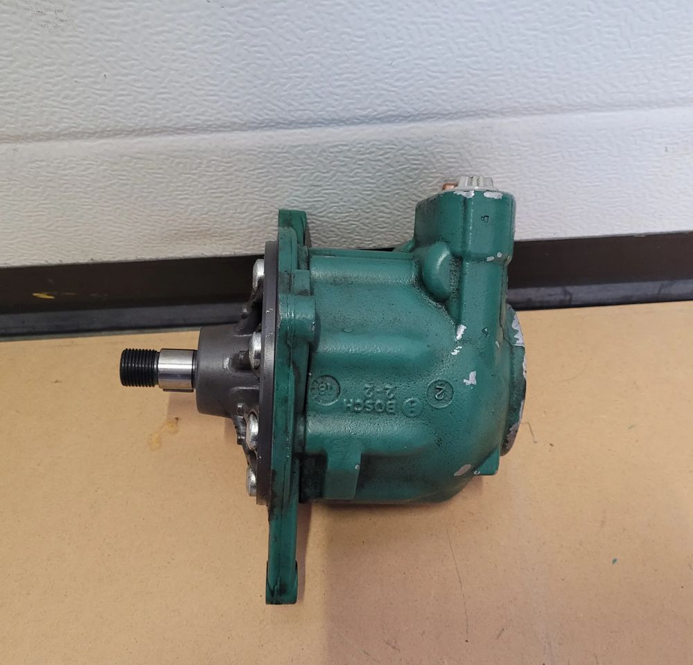 POMPA WSPOMAGANIA VOLVO FH4 OM 22204184 CHWALIM116 - Steering pump for Truck: picture 2 POMPA WSPOMAGANIA VOLVO FH4 OM 22204184 CHWALIM116 - Steering pump for Truck: picture 2