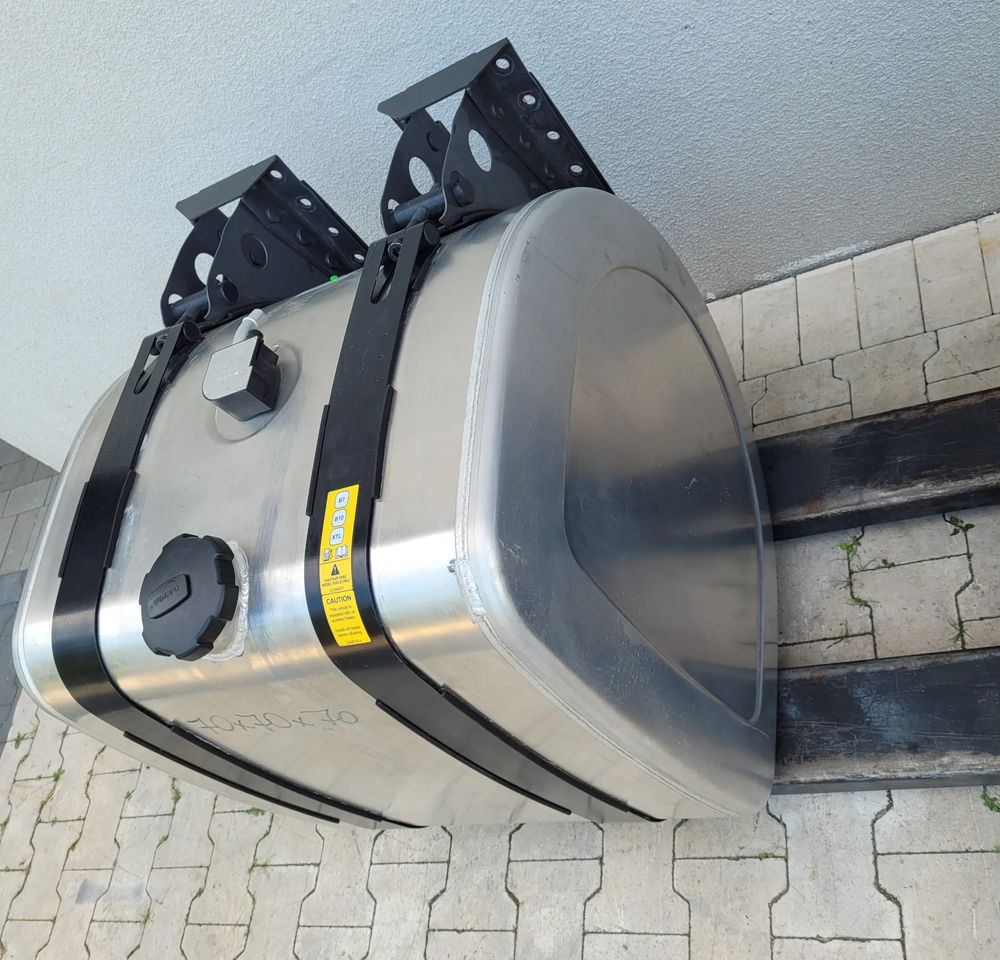 ZBIORNIK PALIWA VOLVO FH4 RENAULT 285L OM 22063854 70X70X70 - Fuel system for Truck: picture 2 ZBIORNIK PALIWA VOLVO FH4 RENAULT 285L OM 22063854 70X70X70 - Fuel system for Truck: picture 2