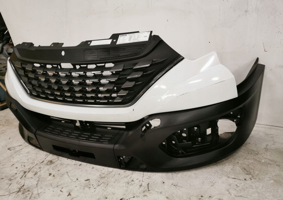 ZDERZAK GRILL IVECO DAYLY NOWY MODEL 2019r - Bumper for Van: picture 2 ZDERZAK GRILL IVECO DAYLY NOWY MODEL 2019r - Bumper for Van: picture 2