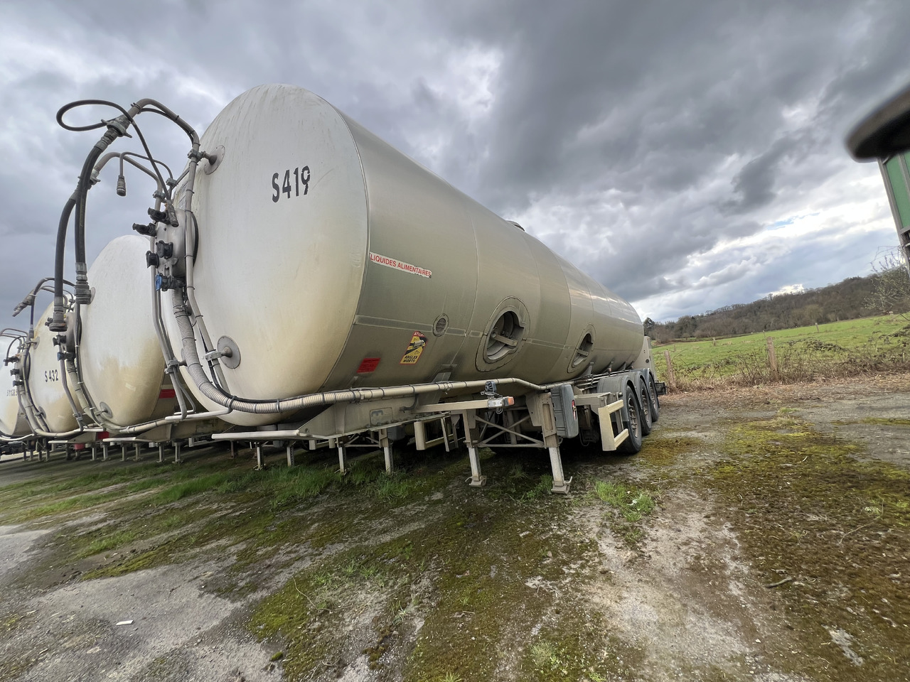 MAISONNEUVE Inox alimentaire calorifugé - Tank semi-trailer: picture 2 MAISONNEUVE Inox alimentaire calorifugé - Tank semi-trailer: picture 2