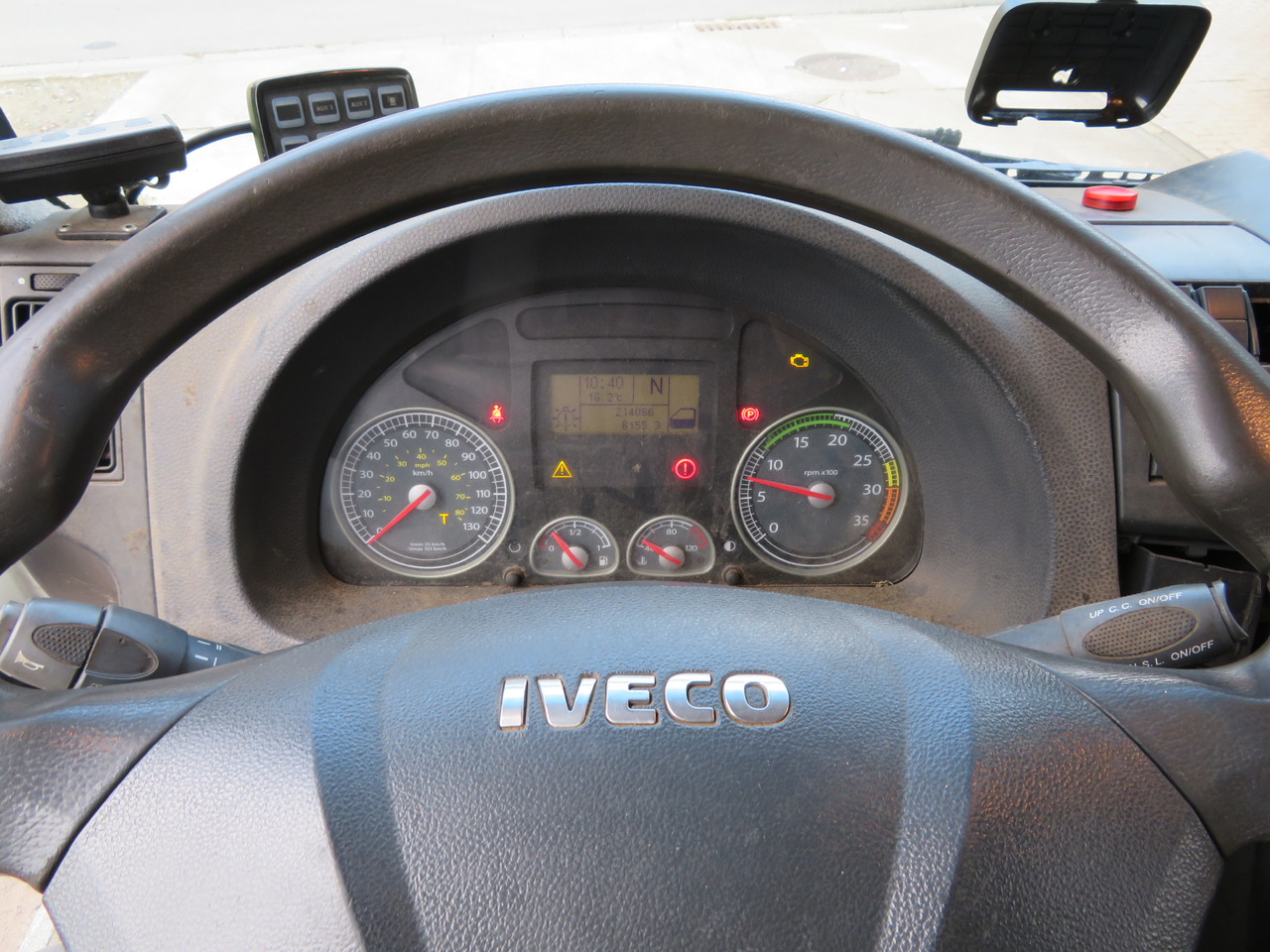 Box truck Iveco Eurocargo ML90E18 Bakwagen: picture 17
