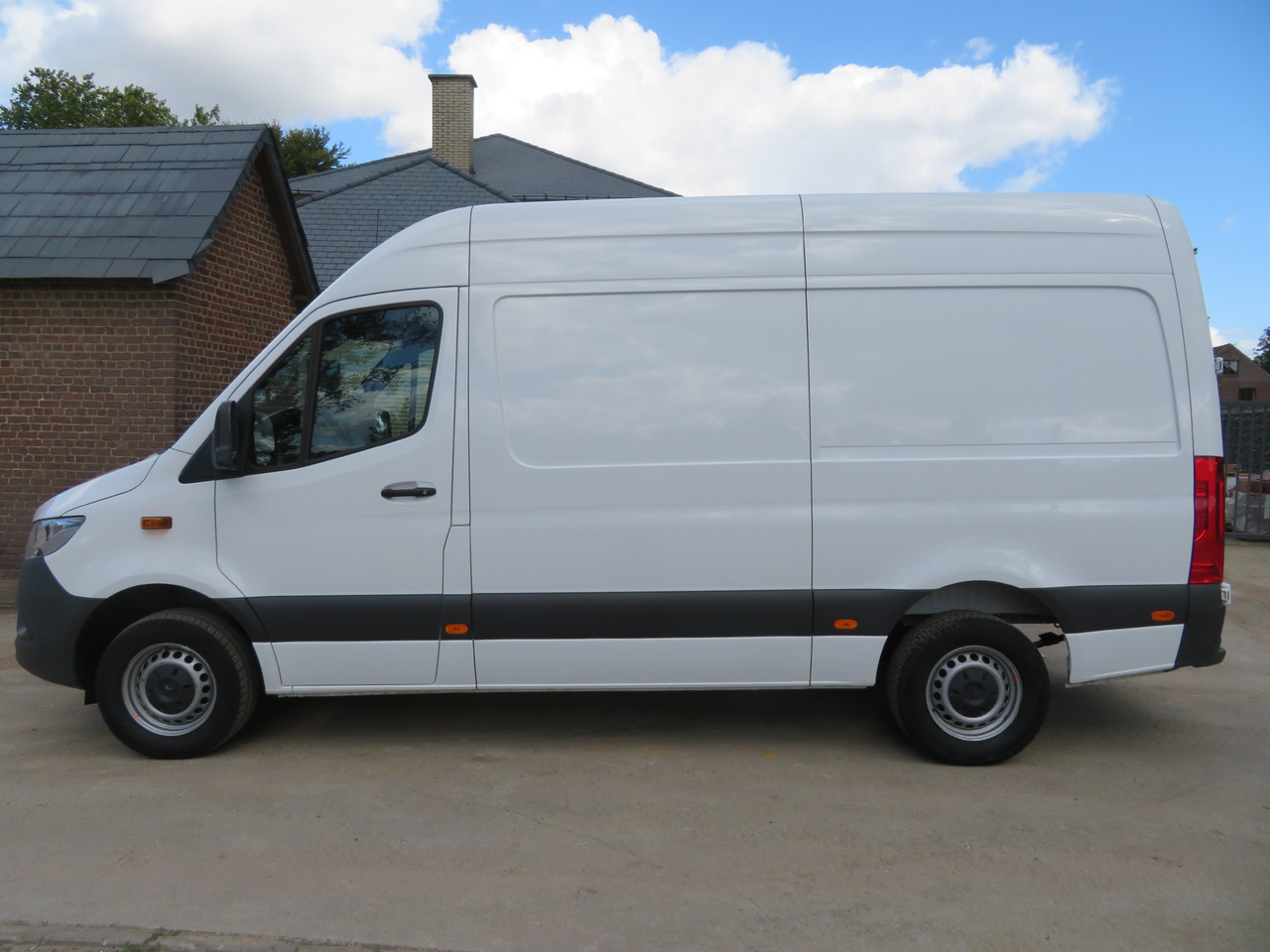 Mercedes-Benz Sprinter 317cdi - A2H2 - Panel van: picture 4 Mercedes-Benz Sprinter 317cdi - A2H2 - Panel van: picture 4