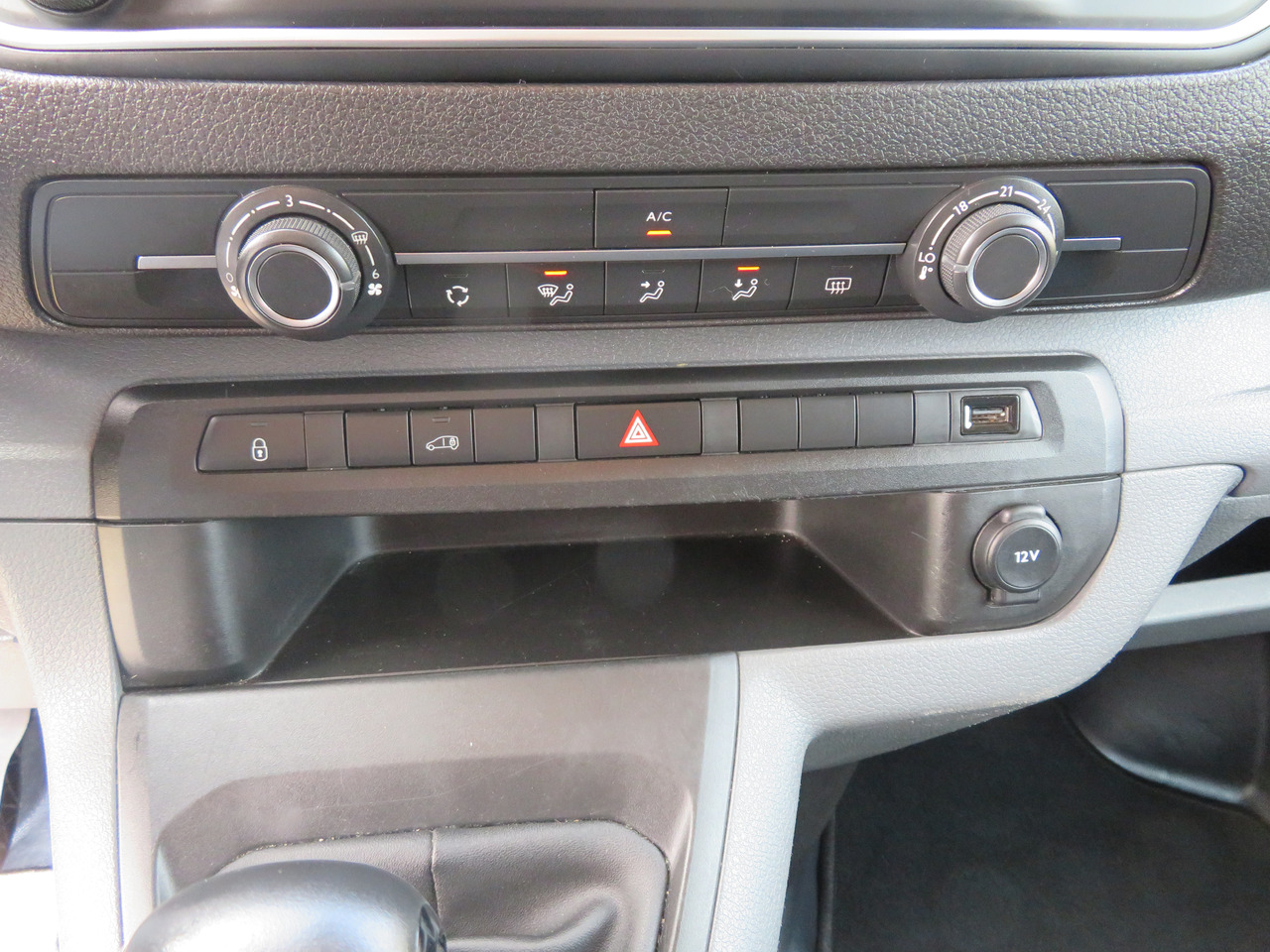 Leasing of OPEL Vivaro Edition 2.0 Turbo - L2H1 OPEL Vivaro Edition 2.0 Turbo - L2H1: picture 12