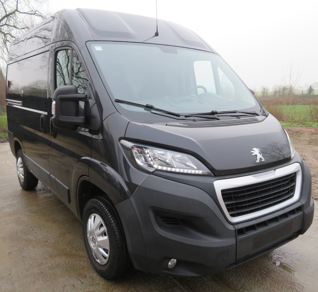 Peugeot Boxer 2.0blue HDI - Small van: picture 1 Peugeot Boxer 2.0blue HDI - Small van: picture 1