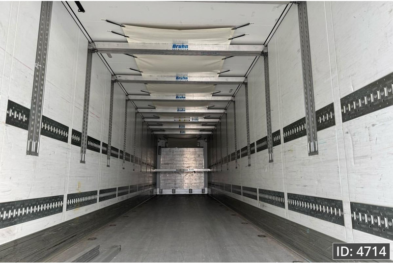 Schmitz Cargobull Thermo king SLXe400 / Double stock / Huckepack / 4 pcs - Refrigerator semi-trailer: picture 5 Schmitz Cargobull Thermo king SLXe400 / Double stock / Huckepack / 4 pcs - Refrigerator semi-trailer: picture 5