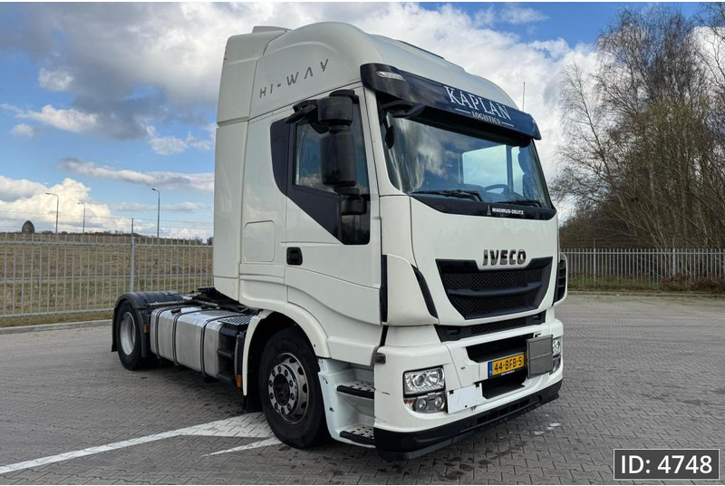 Iveco Stralis AS440S50 Active Space, Euro 6, / ADR / Blower Drum, ADR - Tractor unit: picture 4 Iveco Stralis AS440S50 Active Space, Euro 6, / ADR / Blower Drum, ADR - Tractor unit: picture 4