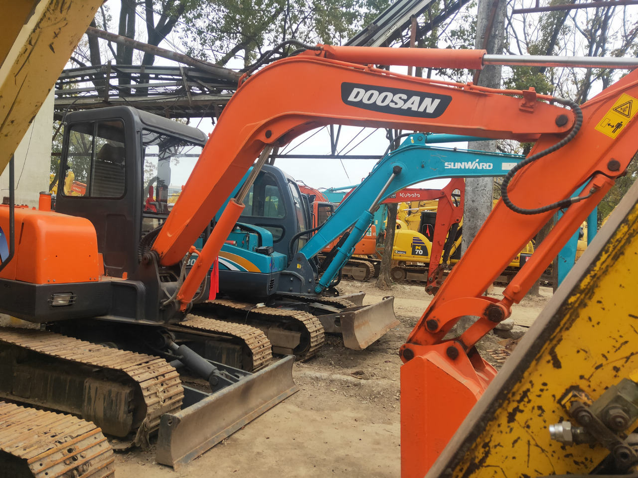 DOOSAN Mini Excavator DH5550 - Mini excavator: picture 5 DOOSAN Mini Excavator DH5550 - Mini excavator: picture 5