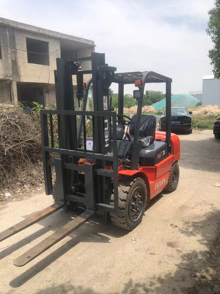 HELI 3.5ton Forklift Click here for Discount - Diesel forklift: picture 2 HELI 3.5ton Forklift Click here for Discount - Diesel forklift: picture 2