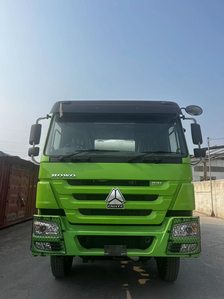HOWO Cement Mixer Truck 6*4 - Concrete mixer truck: picture 2 HOWO Cement Mixer Truck 6*4 - Concrete mixer truck: picture 2