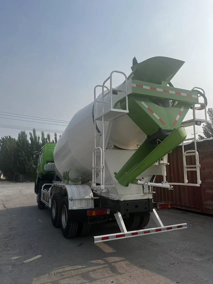 HOWO Cement Mixer Truck 6*4 - Concrete mixer truck: picture 5 HOWO Cement Mixer Truck 6*4 - Concrete mixer truck: picture 5