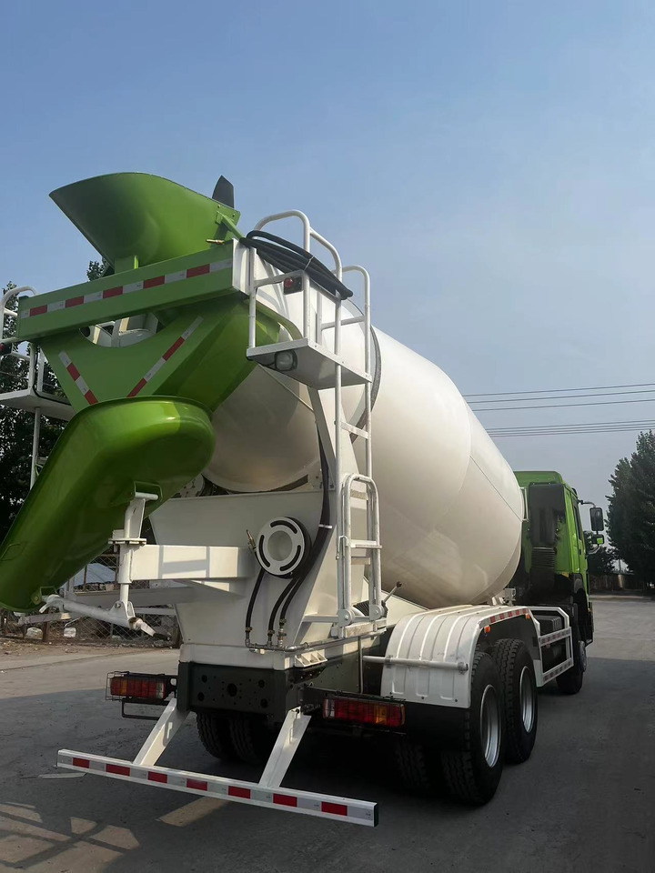 HOWO Cement Mixer Truck 6*4 - Concrete mixer truck: picture 4 HOWO Cement Mixer Truck 6*4 - Concrete mixer truck: picture 4