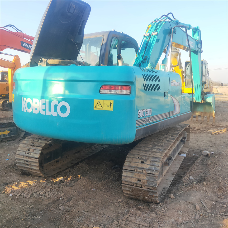 KOBELCO SK130 - Crawler excavator: picture 3 KOBELCO SK130 - Crawler excavator: picture 3