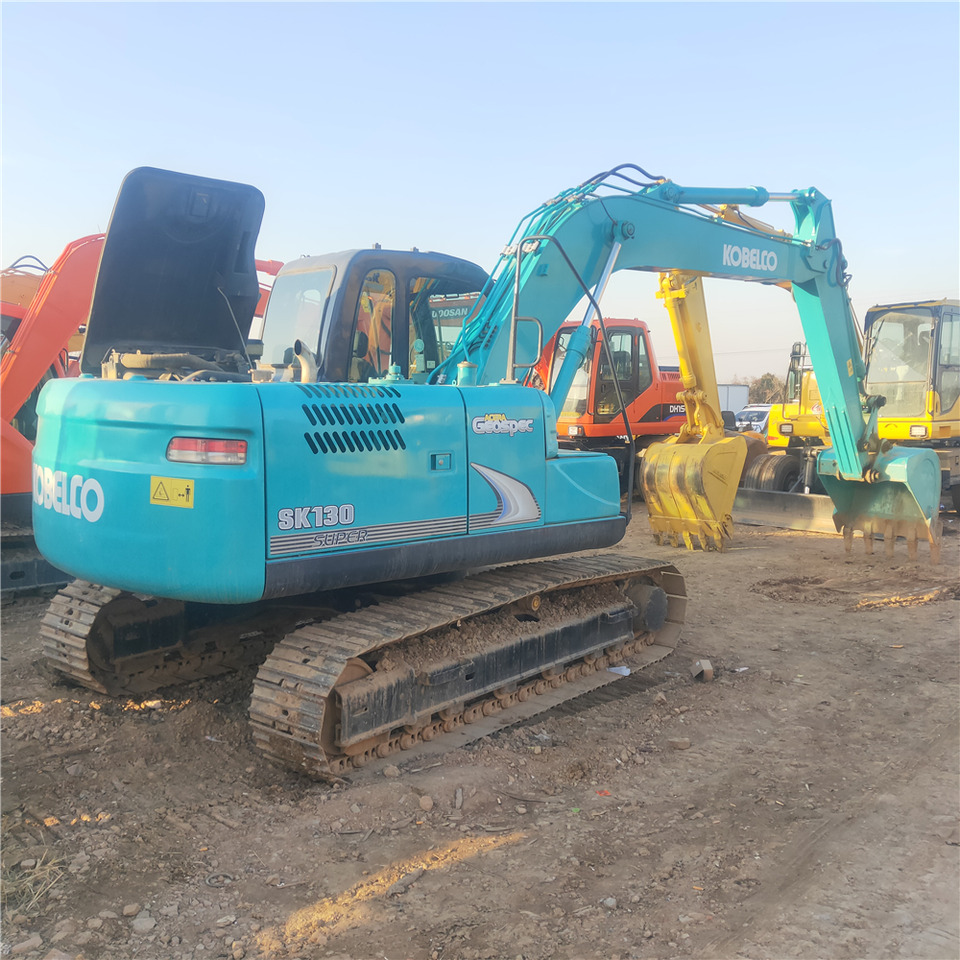KOBELCO SK130 - Crawler excavator: picture 2 KOBELCO SK130 - Crawler excavator: picture 2