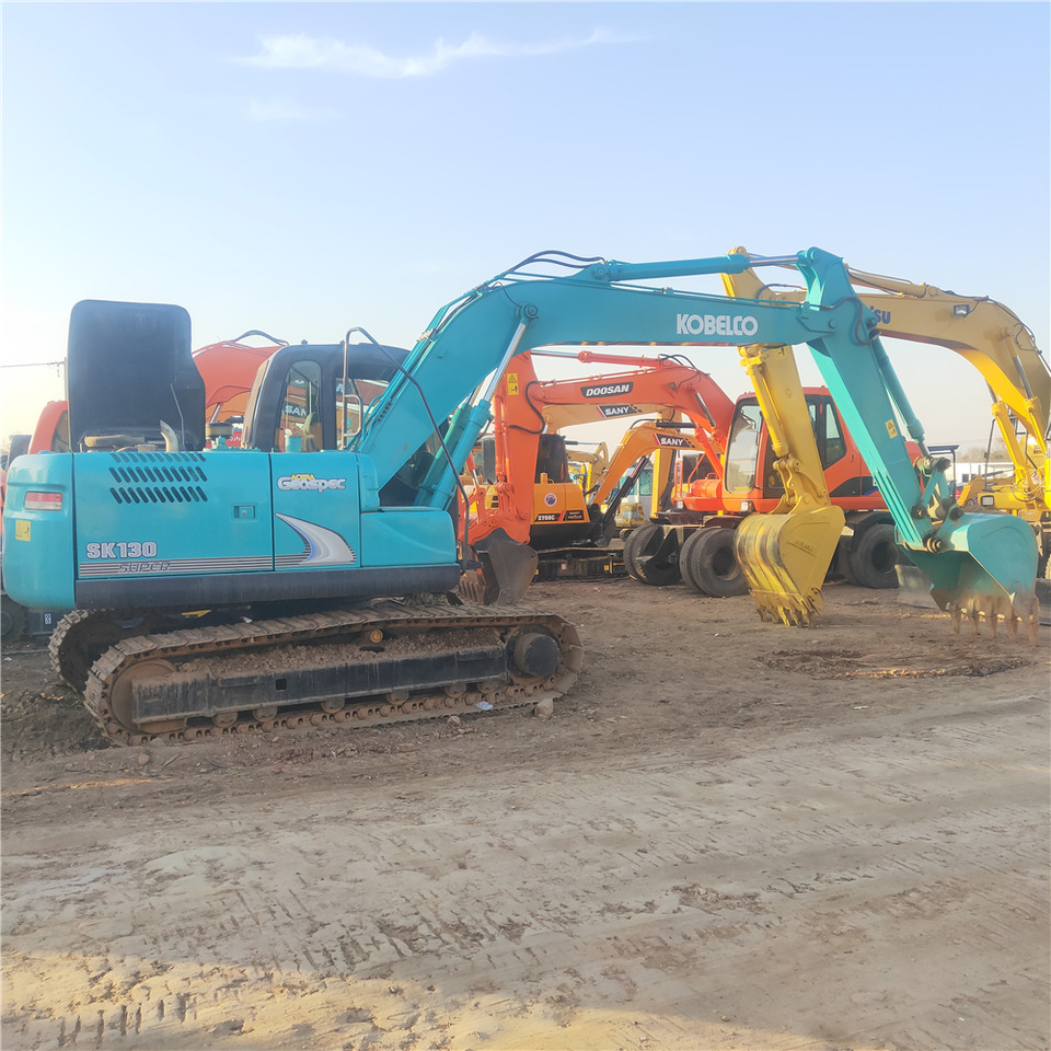 KOBELCO SK130 - Crawler excavator: picture 1 KOBELCO SK130 - Crawler excavator: picture 1