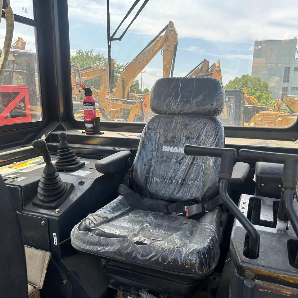 SHANTUI Bulldozer SD 32 Low Hours Good Condition - Bulldozer: picture 4 SHANTUI Bulldozer SD 32 Low Hours Good Condition - Bulldozer: picture 4