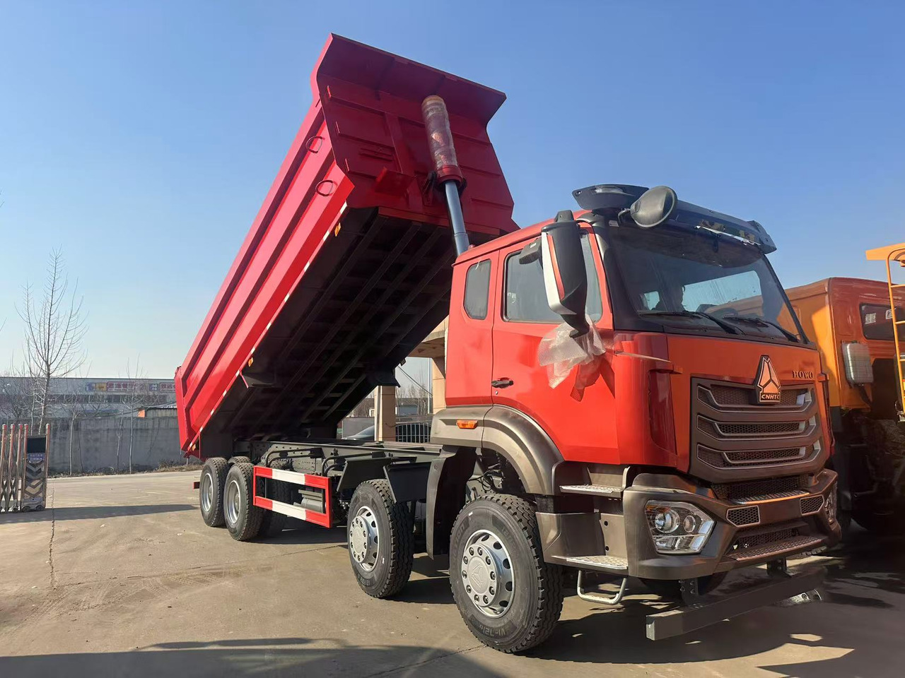 SINOTRUK Nx 8X4 - Tipper: picture 2 SINOTRUK Nx 8X4 - Tipper: picture 2