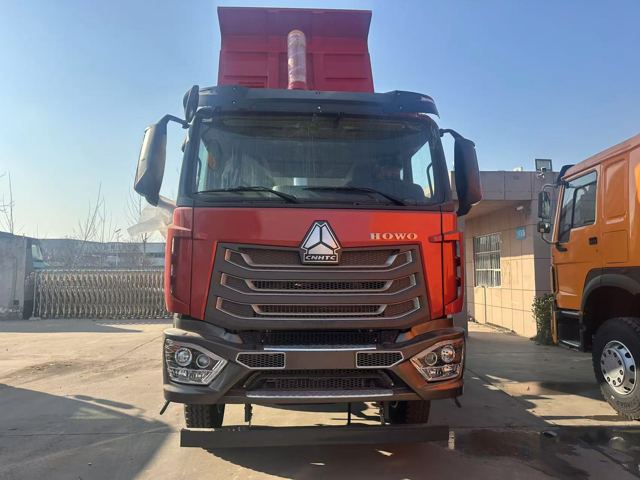 SINOTRUK Nx 8X4 - Tipper: picture 1 SINOTRUK Nx 8X4 - Tipper: picture 1