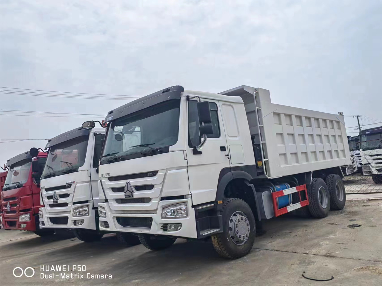 Sino HOWO 6x4 Dump Truck Click for Discount - Tipper: picture 1 Sino HOWO 6x4 Dump Truck Click for Discount - Tipper: picture 1