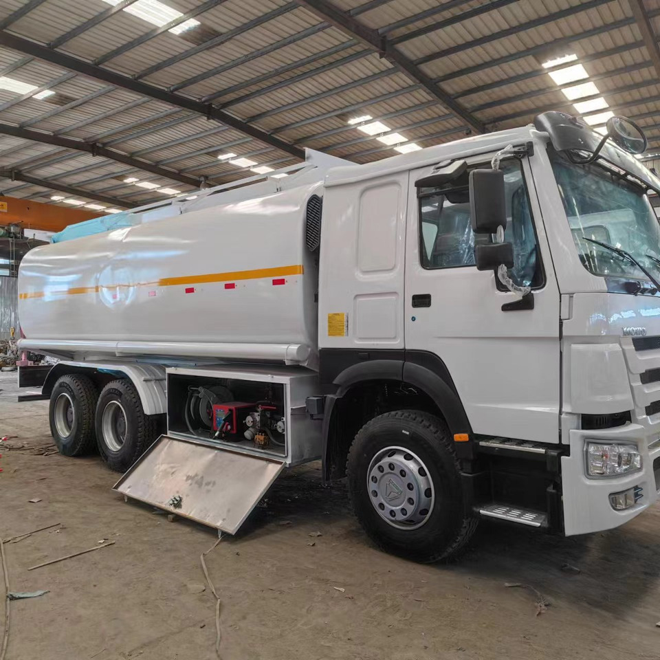 Sinotruck HOWO 371 Fuel Tanker Large Capacity Fuel Vehicle - Tank truck: picture 1 Sinotruck HOWO 371 Fuel Tanker Large Capacity Fuel Vehicle - Tank truck: picture 1
