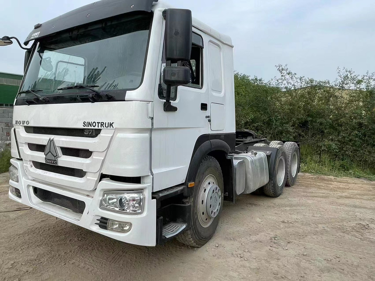 SINOTRUK HOWO371 - Tractor unit: picture 1 SINOTRUK HOWO371 - Tractor unit: picture 1