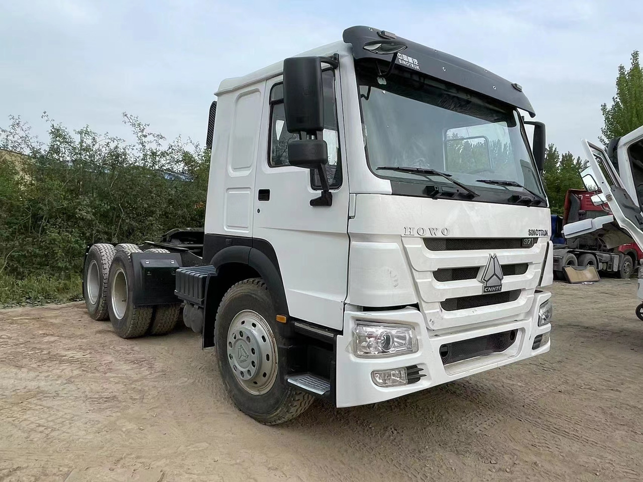 SINOTRUK HOWO371 - Tractor unit: picture 2 SINOTRUK HOWO371 - Tractor unit: picture 2