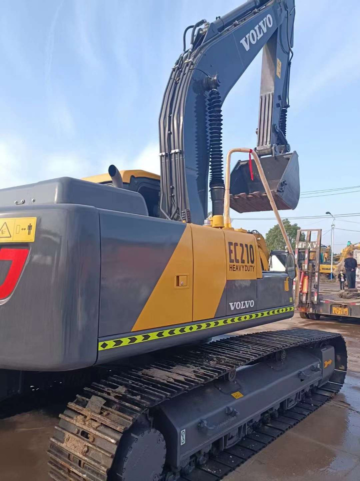VOLVO EC210 Excavator Click for Discount - Crawler excavator: picture 1 VOLVO EC210 Excavator Click for Discount - Crawler excavator: picture 1