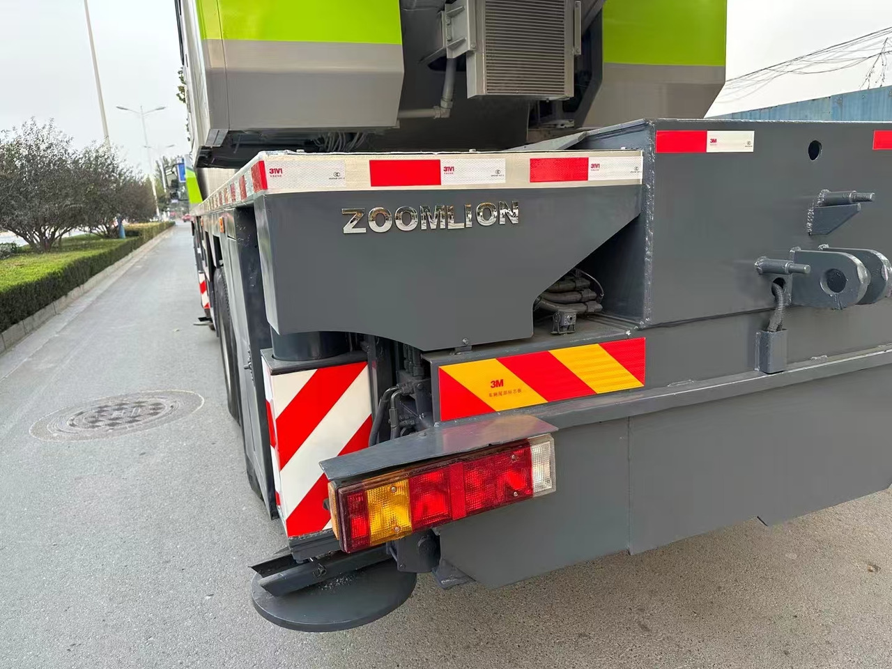 ZOOMLION Crane 80T Click Here for Discount - All terrain crane: picture 3 ZOOMLION Crane 80T Click Here for Discount - All terrain crane: picture 3