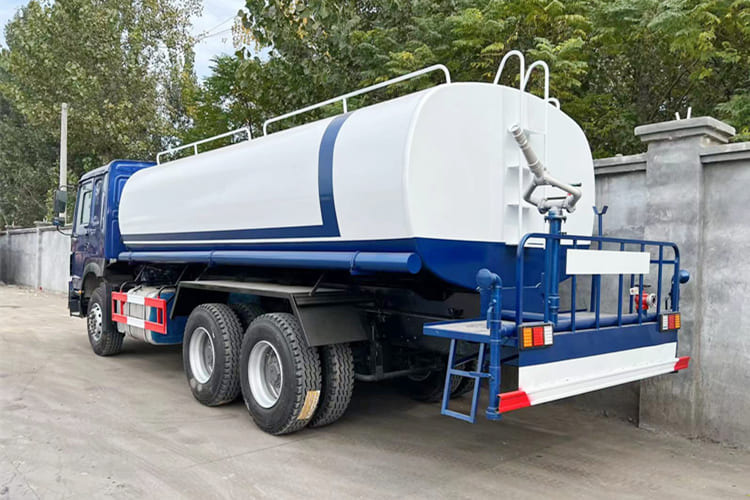 Howo Water Sprinkler Truck for Sale in Mali - Tank truck: picture 2 Howo Water Sprinkler Truck for Sale in Mali - Tank truck: picture 2