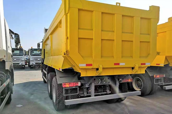 SINOTRUK Howo 400 10 Wheeler Dump Truck for Sale Price in Sierra Leone - Tipper: picture 3 SINOTRUK Howo 400 10 Wheeler Dump Truck for Sale Price in Sierra Leone - Tipper: picture 3