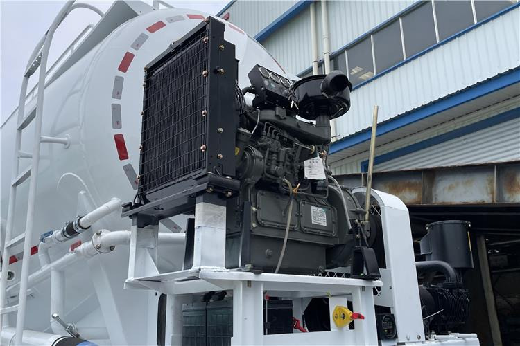 TITAN 4 Axle Bulker Cement Tanker Trailer for Sale In Zambia - Silo semi-trailer: picture 2 TITAN 4 Axle Bulker Cement Tanker Trailer for Sale In Zambia - Silo semi-trailer: picture 2