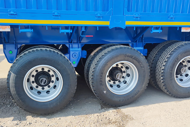 TITAN Livestock Trailer for Sale in Ghana - Livestock semi-trailer: picture 2 TITAN Livestock Trailer for Sale in Ghana - Livestock semi-trailer: picture 2
